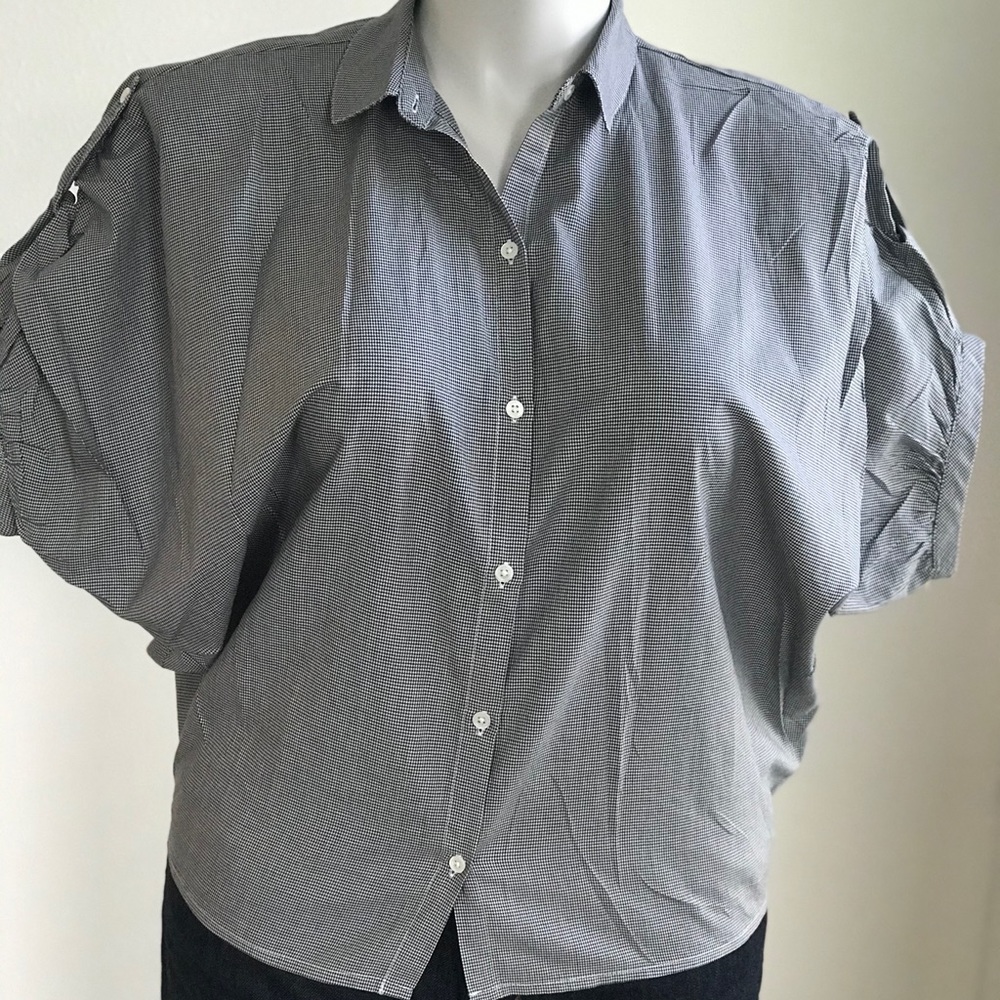 Joie NWT buttoned down blouse w/ gathered sleeves